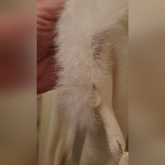 Winter White Rampage Cardigan with detachable faux fur collar Rhinestone buttons - Picture 4 of 5